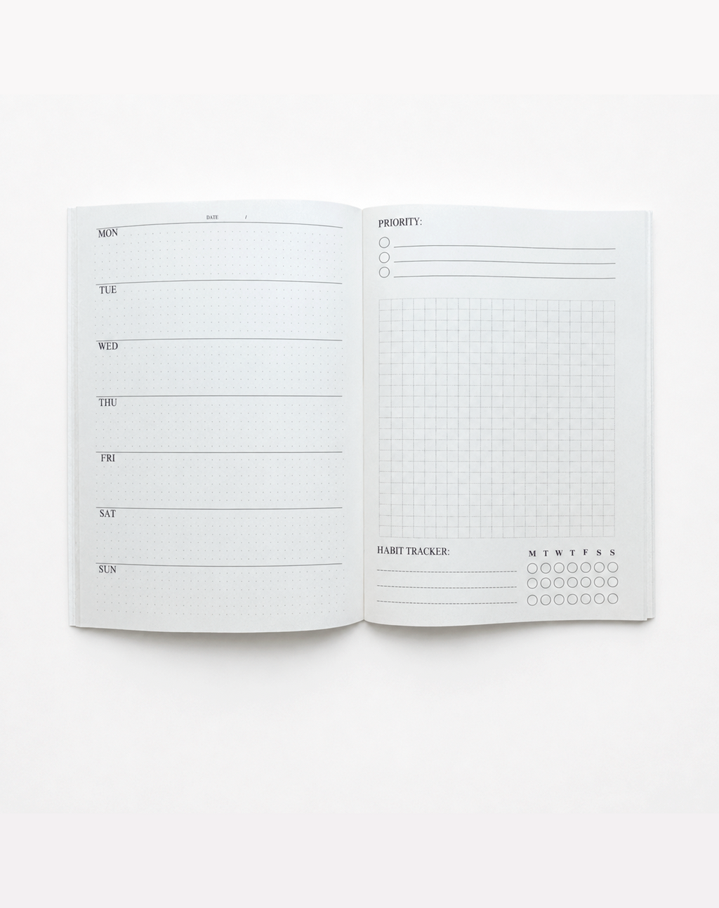 Niedatowany planer tygodniowy A5 na 6 miesięcy z układem tygodnia, miejscem na priorytety, notatki i habit tracker.